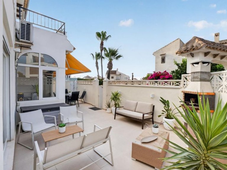 Apartment for Sale in Torrevieja, Alicante 1