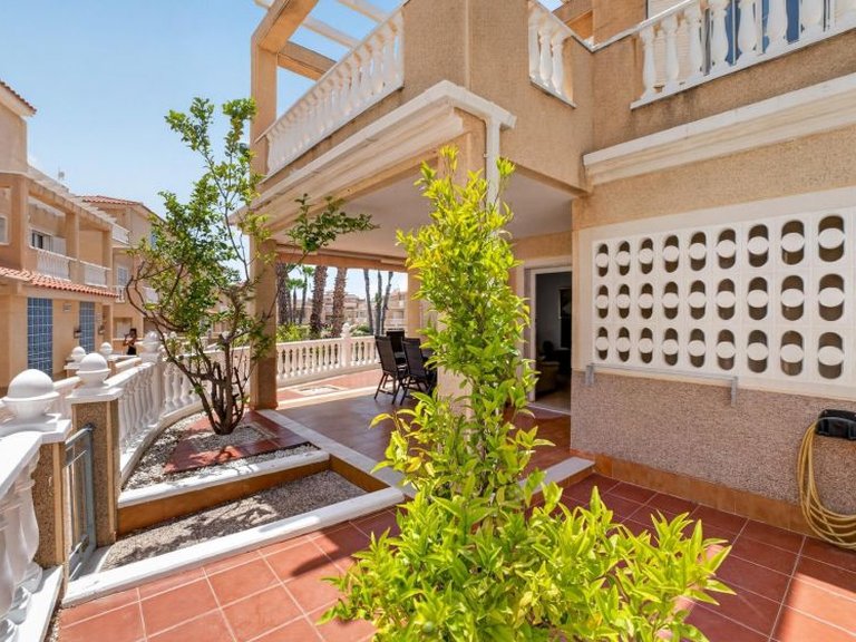 Town House for Sale in Playa Flamenca, Alicante 1