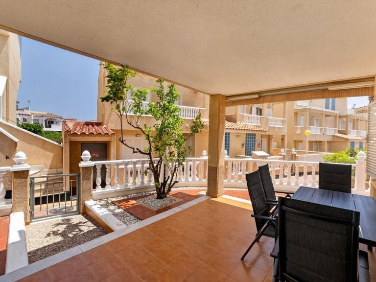 Town House for Sale in Playa Flamenca, Alicante 38