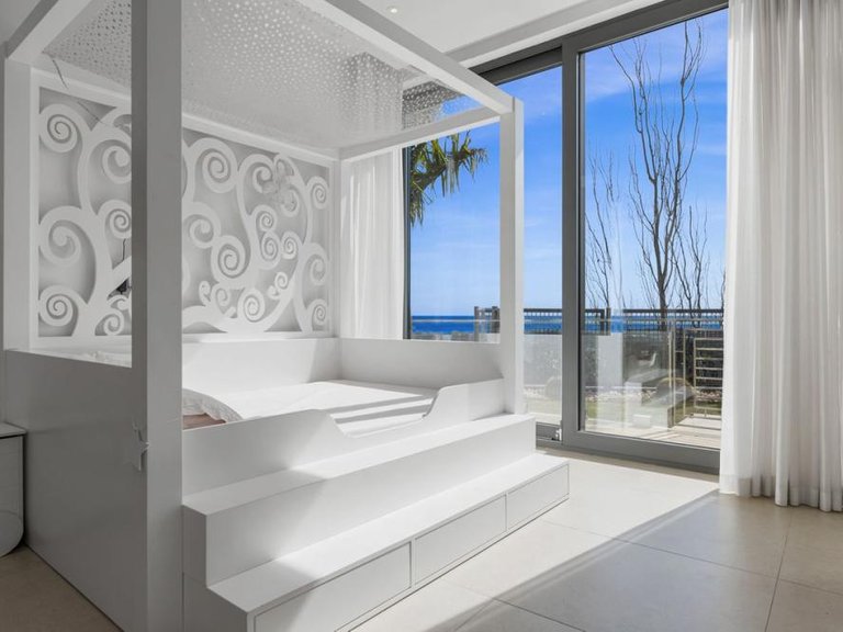 Town House for Sale in Benahavís, Malaga 11
