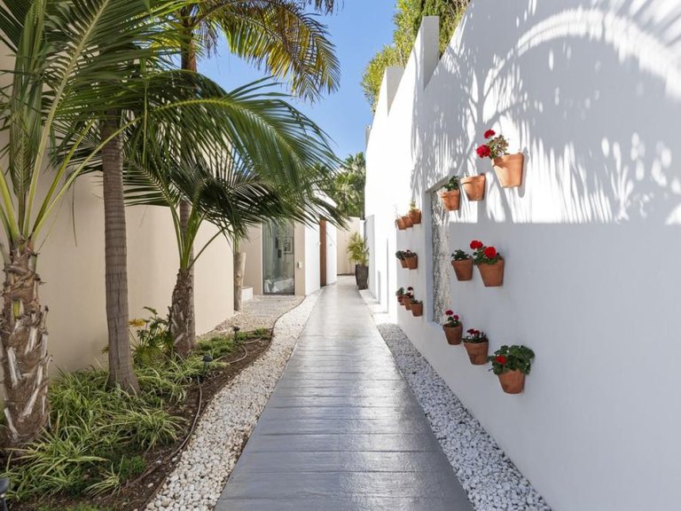 Town House for Sale in Benahavís, Malaga 16