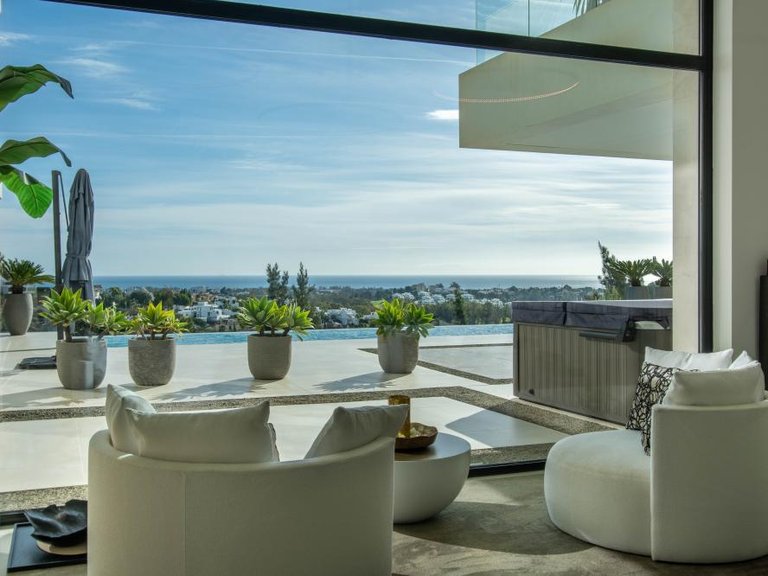 Villa for Sale in Benahavís, Malaga 11