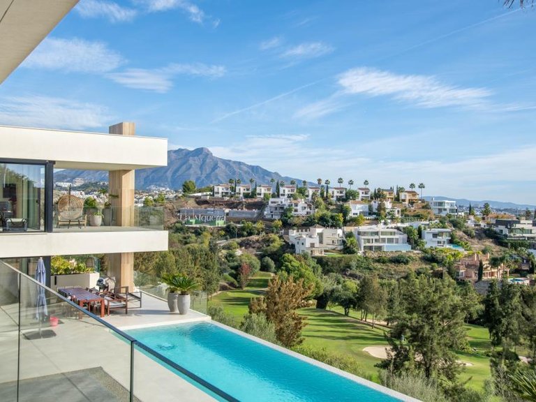 Villa for Sale in Benahavís, Malaga 40