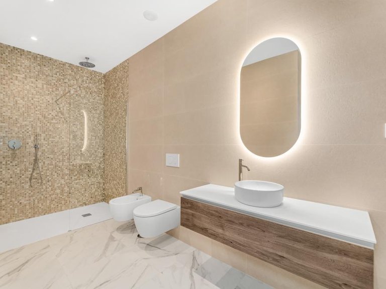 Villa for Sale in El Paraiso, Malaga 8