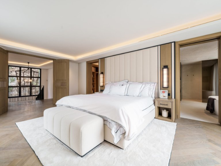 Villa for Sale in Nueva Andalucía, Malaga 9