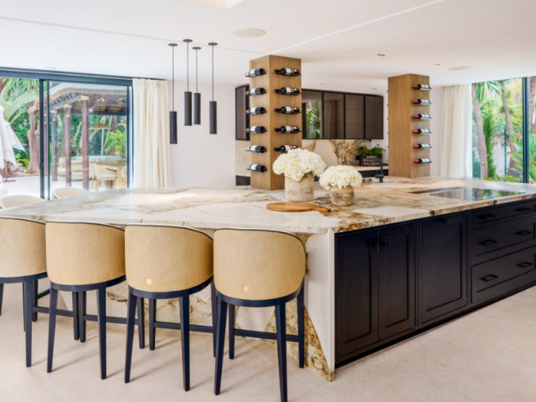 Villa for Sale in Nueva Andalucía, Malaga 8