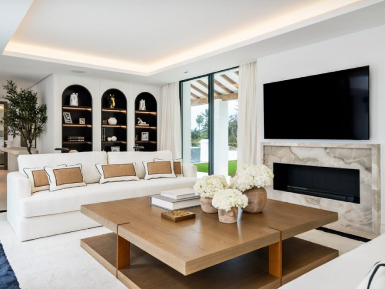 Villa for Sale in Nueva Andalucía, Malaga 6