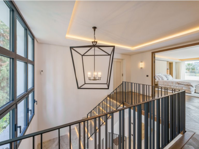 Villa for Sale in Nueva Andalucía, Malaga 14
