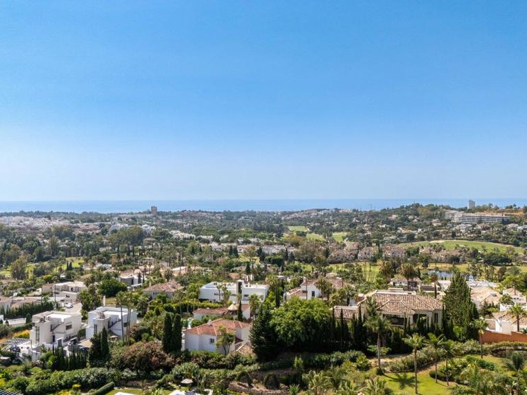 Penthouse for Sale in Nueva Andalucía, Malaga 14