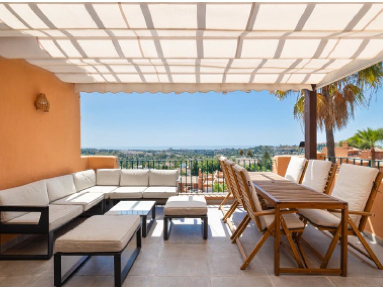 Penthouse for Sale in Nueva Andalucía, Malaga 1