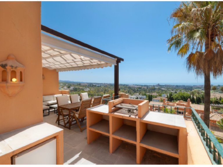 Penthouse for Sale in Nueva Andalucía, Malaga 13