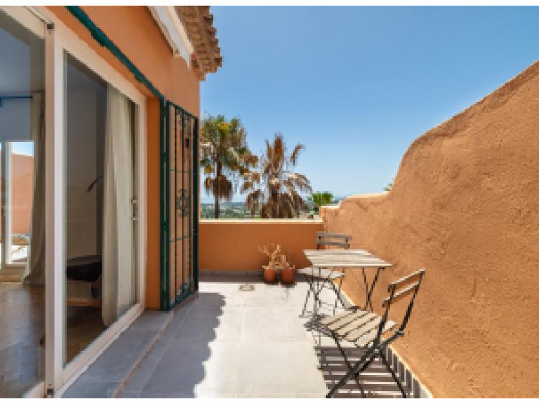 Penthouse for Sale in Nueva Andalucía, Malaga 8