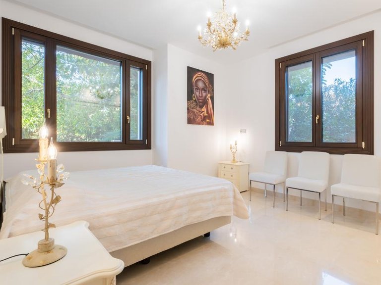 Villa for Sale in Marbella, Malaga 9