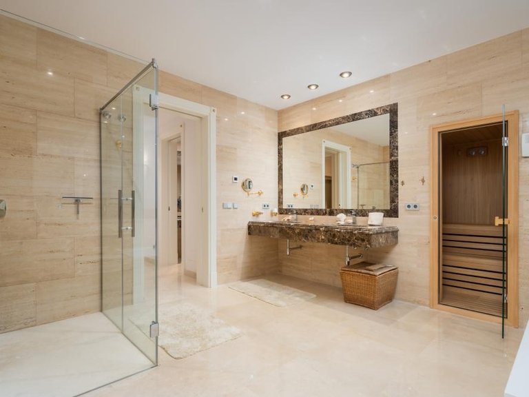 Villa for Sale in Marbella, Malaga 12