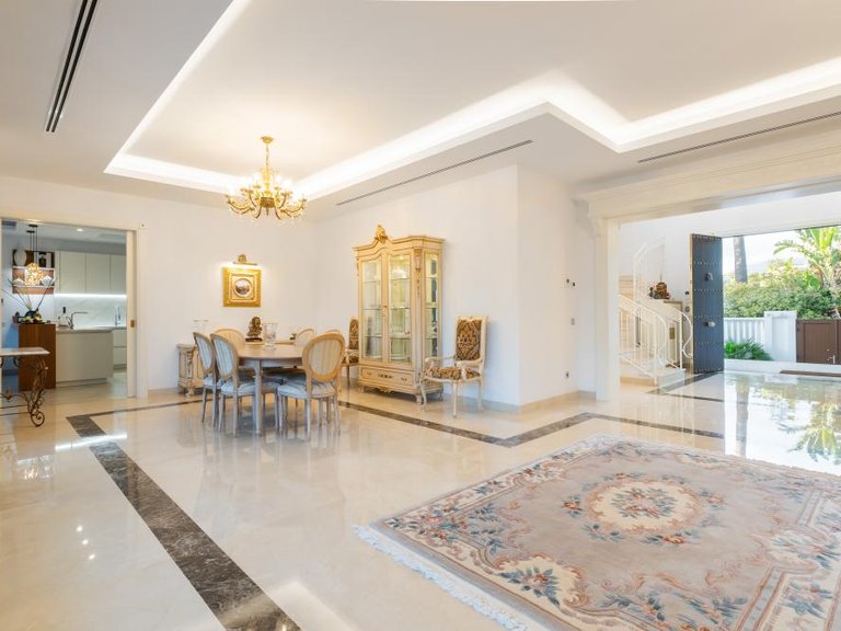 Villa for Sale in Marbella, Malaga 5