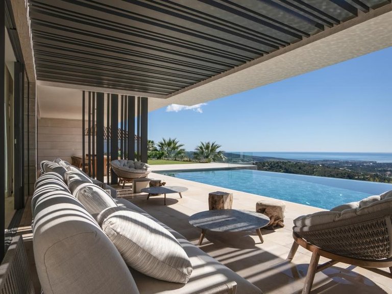 Villa for Sale in Sotogrande, Malaga 1
