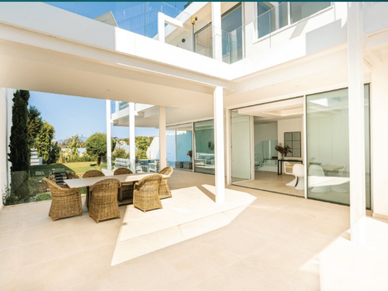 Villa for Sale in Marbella, Malaga 1