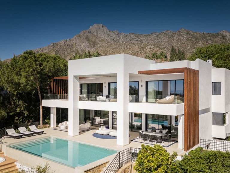Villa for Sale in Marbella, Malaga 1