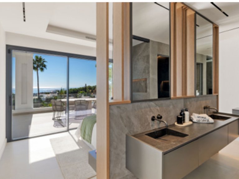 Villa for Sale in Marbella, Malaga 9