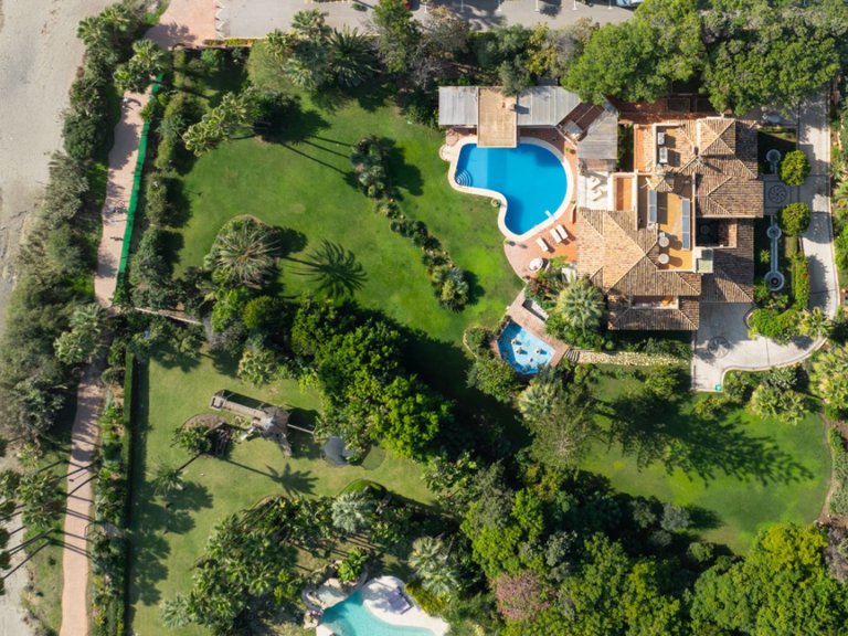 Villa for Sale in New Golden Mile, Malaga 5