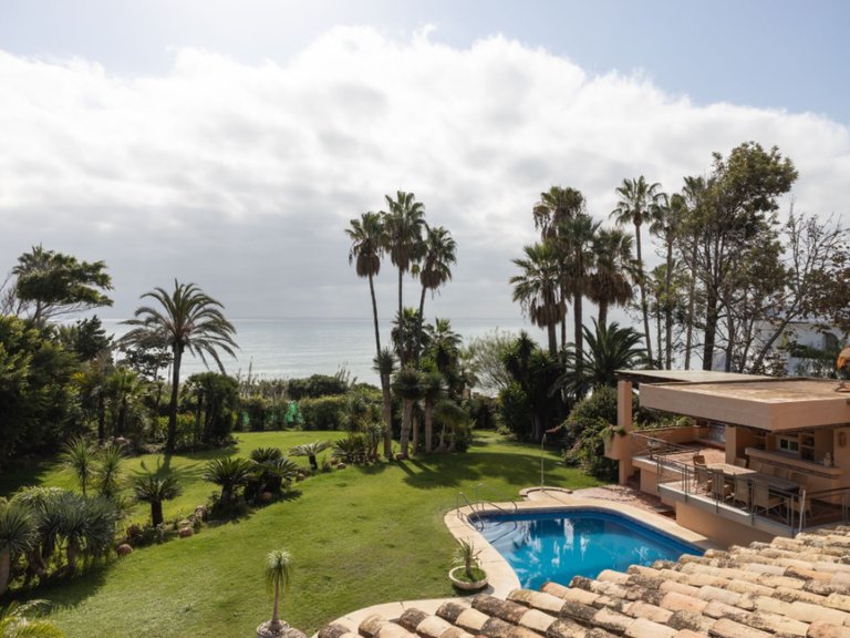 Villa for Sale in New Golden Mile, Malaga 16