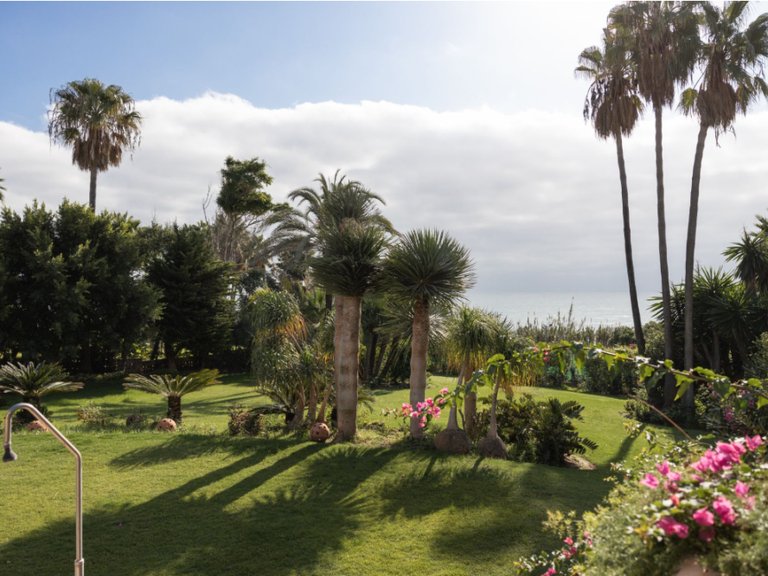 Villa for Sale in New Golden Mile, Malaga 18
