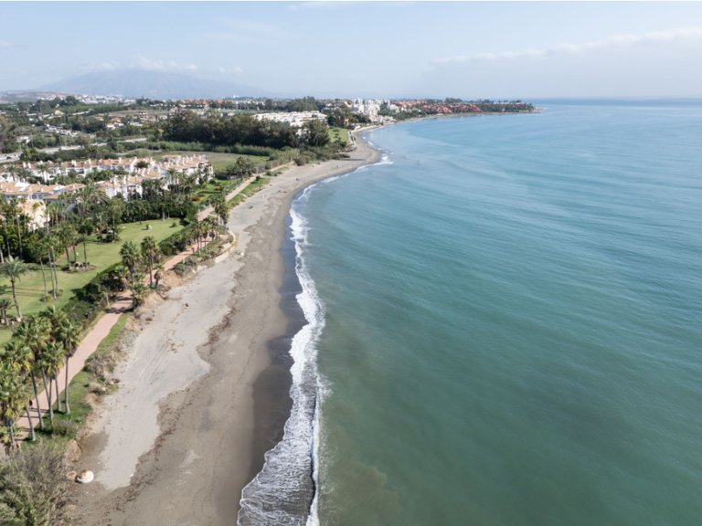 Villa for Sale in New Golden Mile, Malaga 4