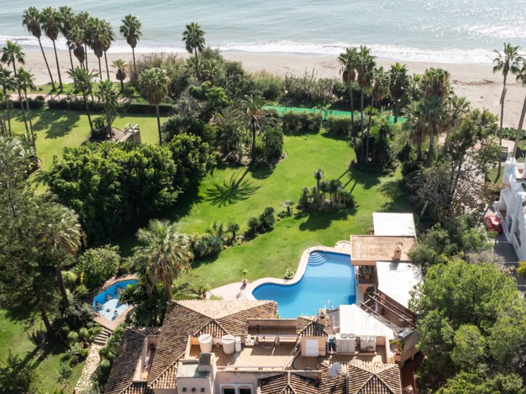 Villa for Sale in New Golden Mile, Malaga 2