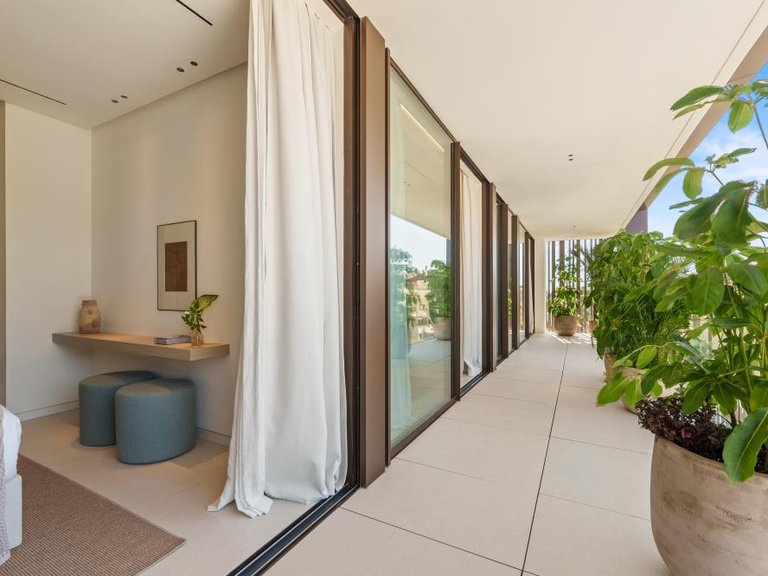 Villa for Sale in New Golden Mile, Malaga 9