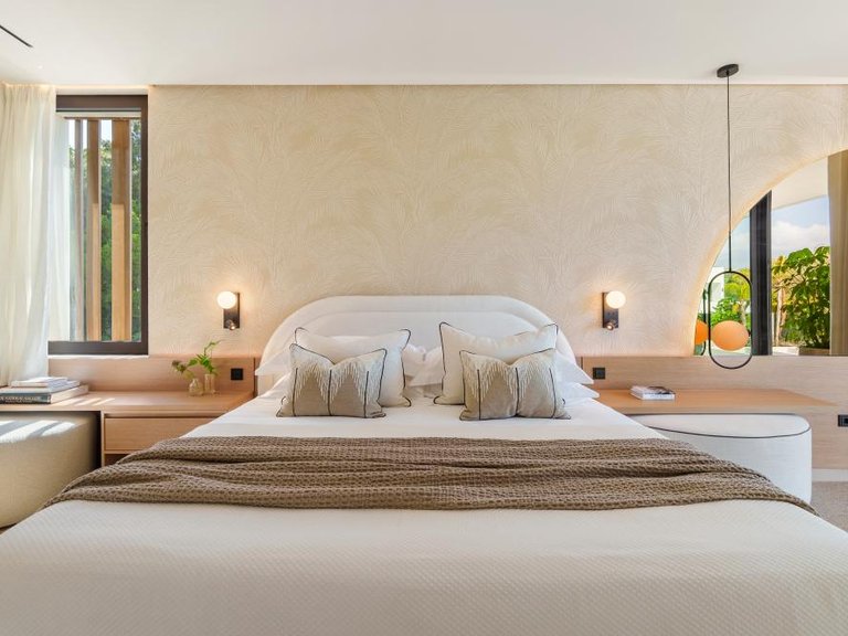 Villa for Sale in New Golden Mile, Malaga 13