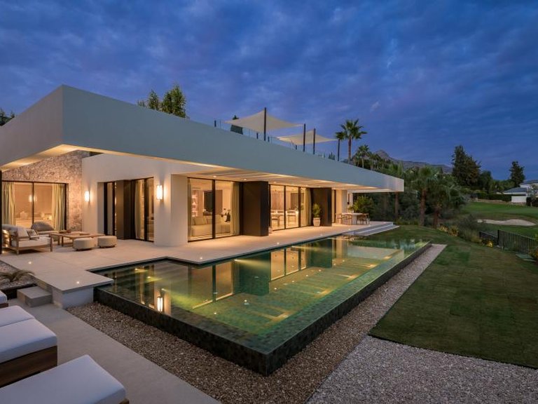 Villa for Sale in New Golden Mile, Malaga 2