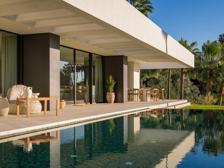 Villa for Sale in New Golden Mile, Malaga 14