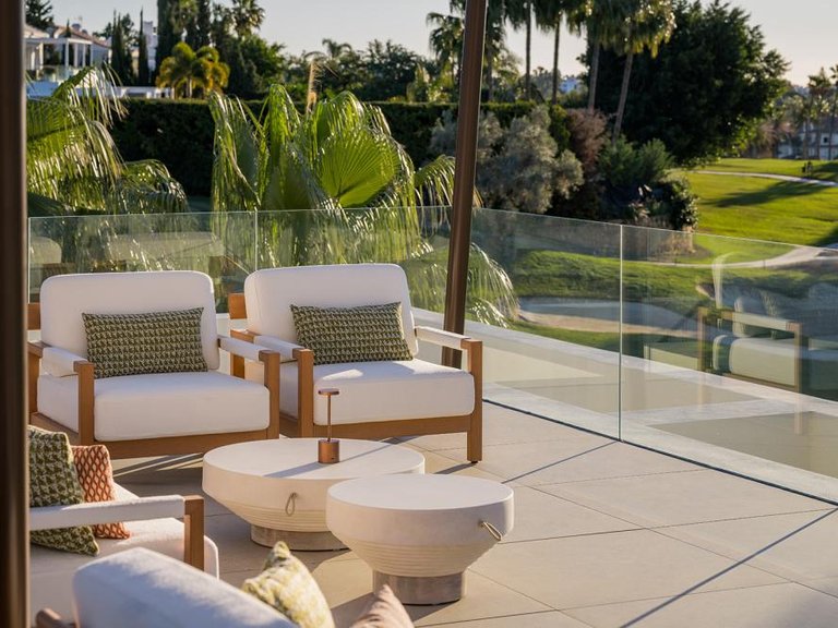 Villa for Sale in New Golden Mile, Malaga 15
