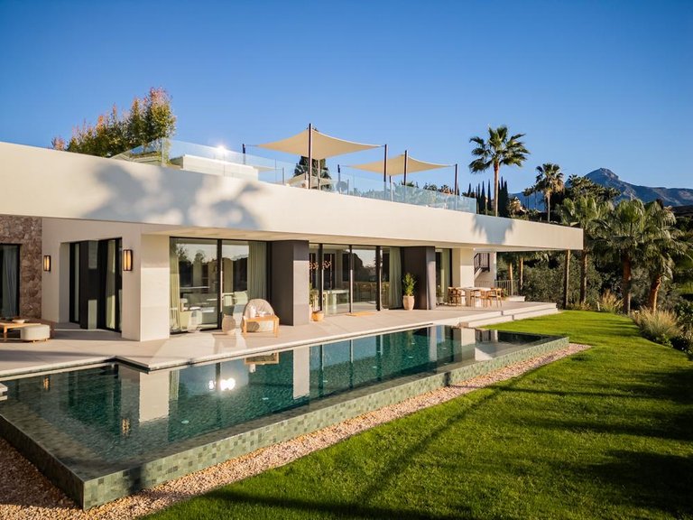 Villa for Sale in New Golden Mile, Malaga 29