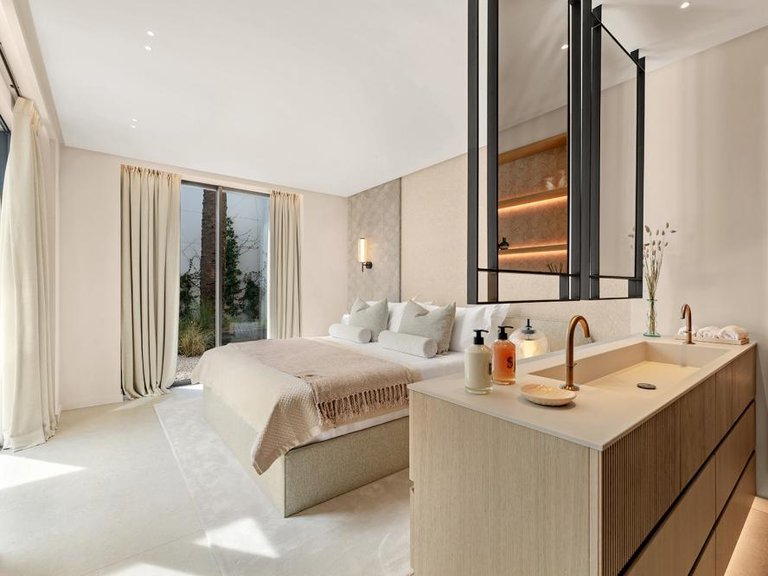 Villa for Sale in New Golden Mile, Malaga 12