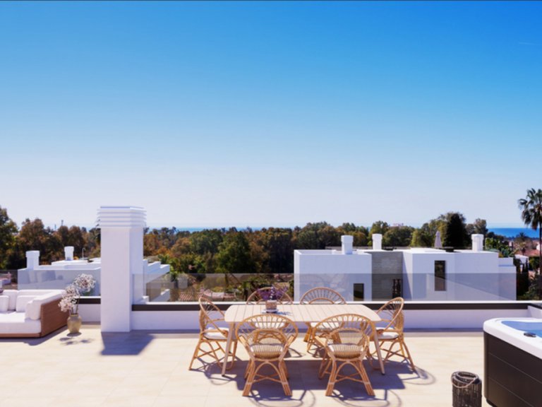 Villa for Sale in New Golden Mile, Malaga 4