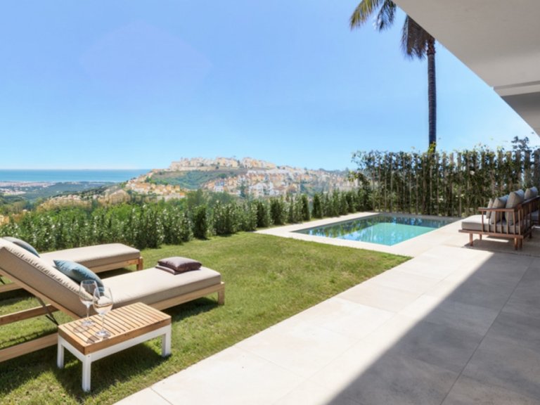 Villa for Sale in Casares, Malaga 10