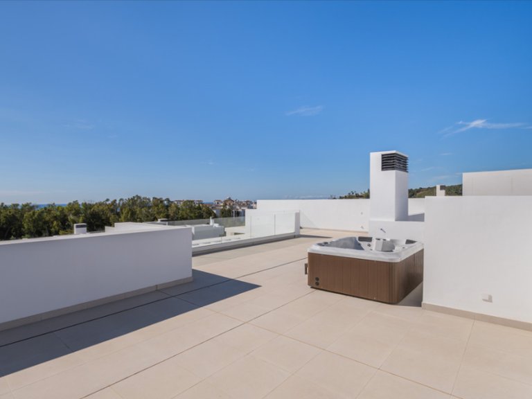 Penthouse for Sale in Estepona, Malaga 1