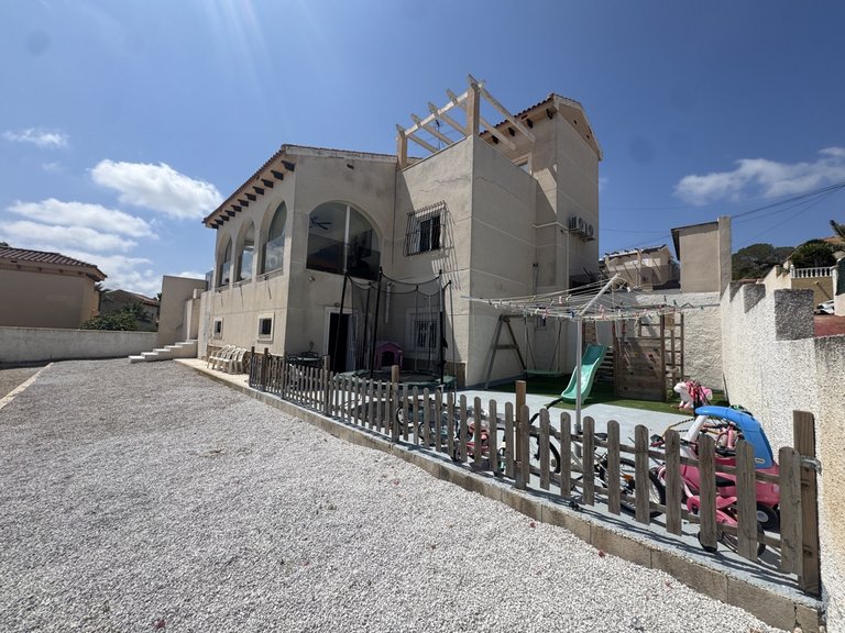 Villa for Sale in San Miguel De Salinas, Alicante, 32