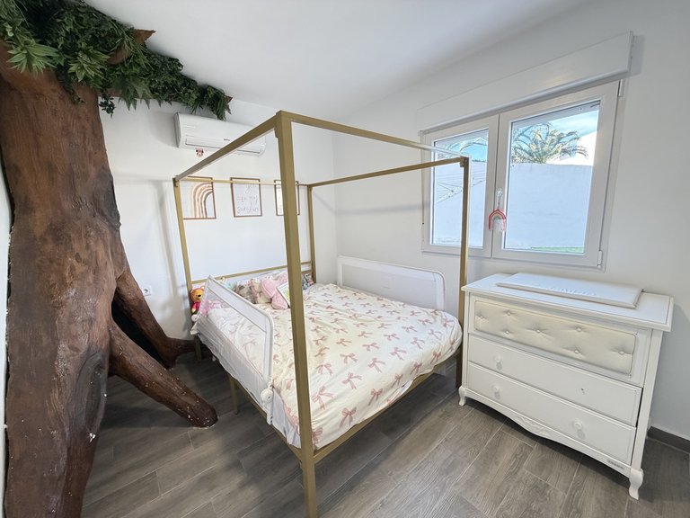 Villa for Sale in Villamartin, Alicante, 14