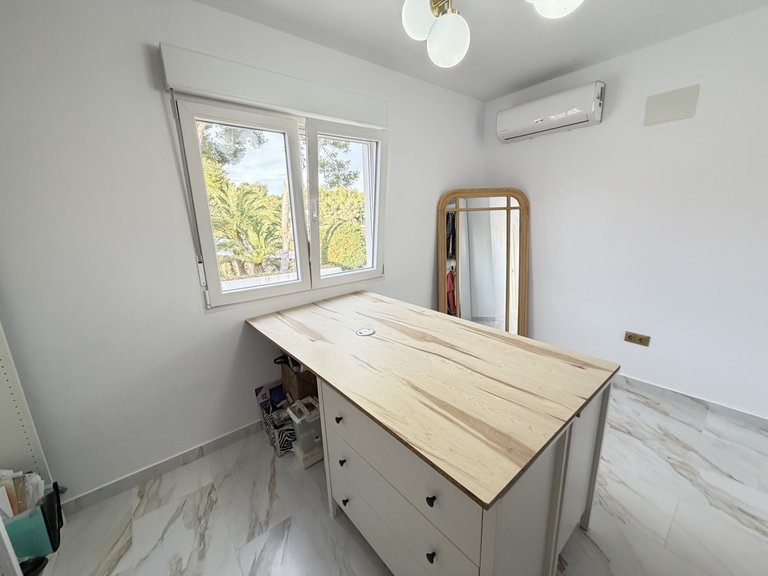 Villa for Sale in Villamartin, Alicante, 28