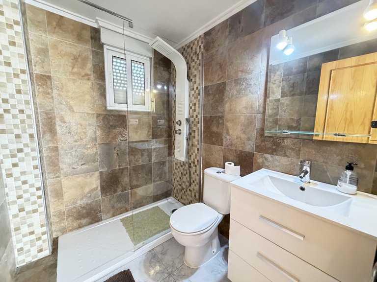 Villa for Sale in Villamartin, Alicante 7