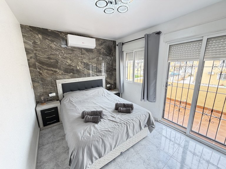 Villa for Sale in Villamartin, Alicante 11