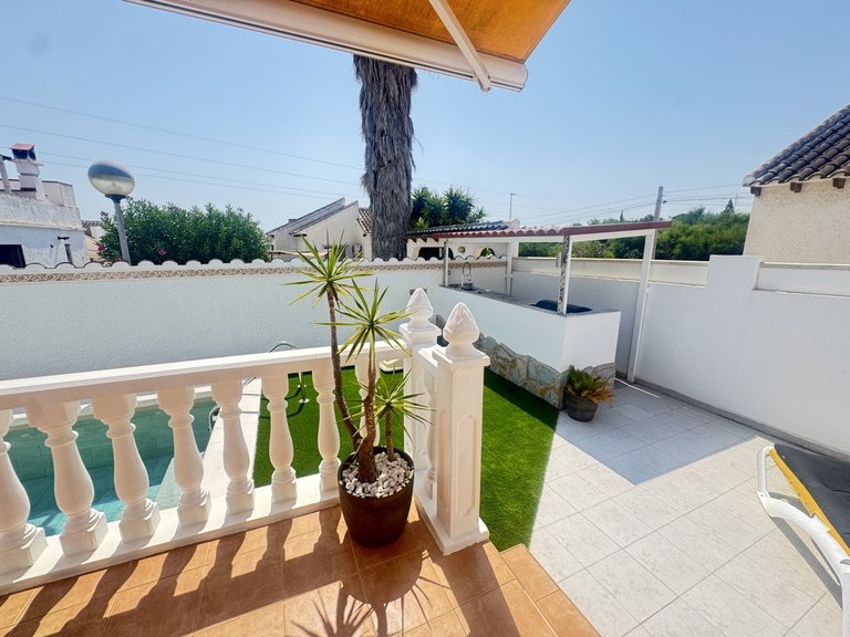 Villa for Sale in Villamartin, Alicante 26