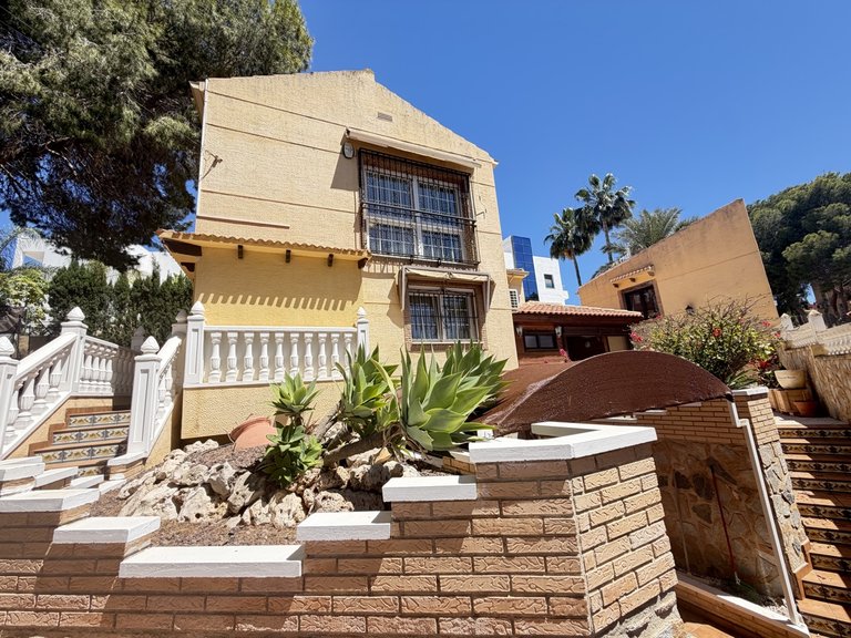 Villa for Sale in Los Balcones, Alicante 2