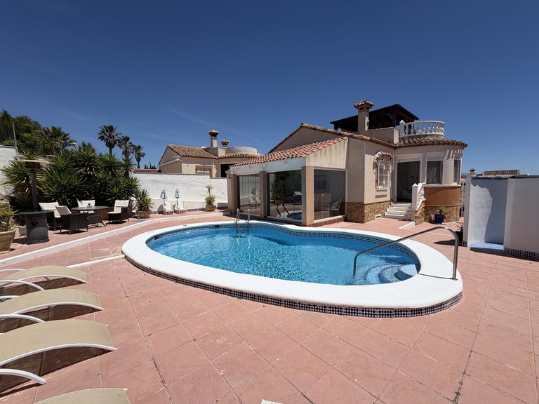 Villa for Sale in Torremendo, Alicante 1