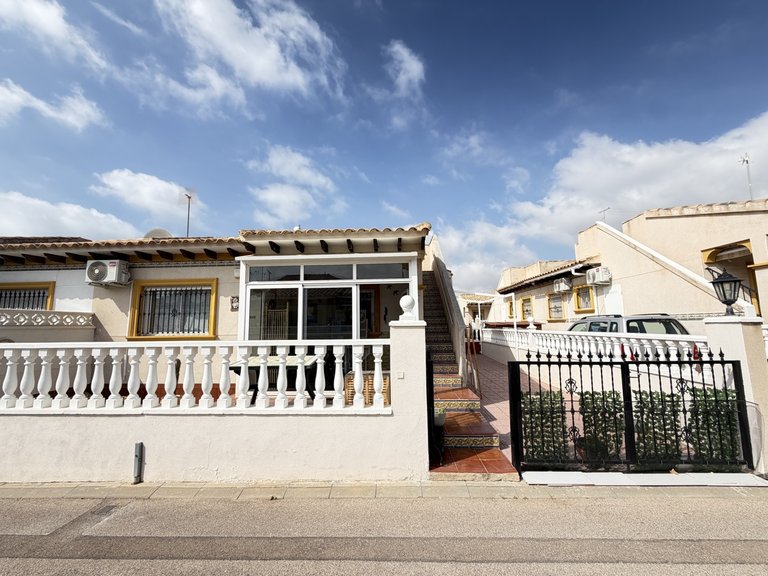 Apartment for Sale in La Zenia, Alicante 1