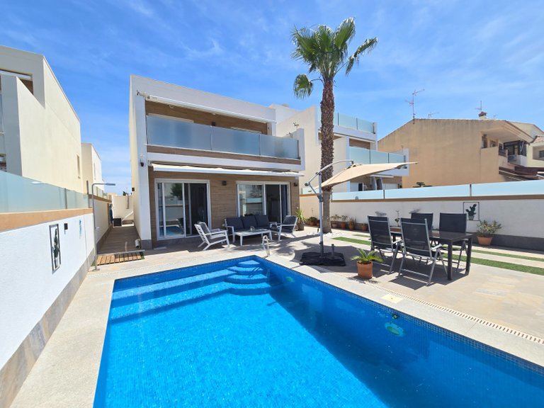 Villa for Sale in Costa Blanca Pilar De La Horadada, Alicante 4