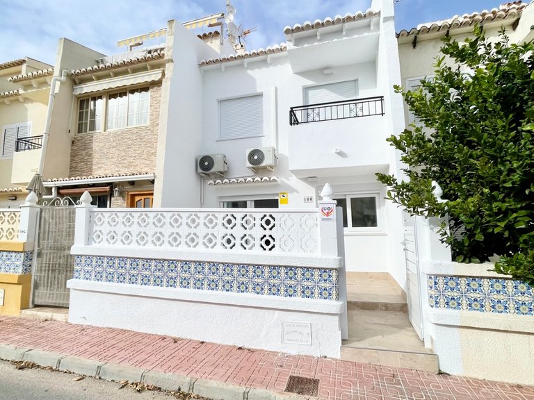 Town House for Sale in Los Balcones, Torrevieja, Alicante 1