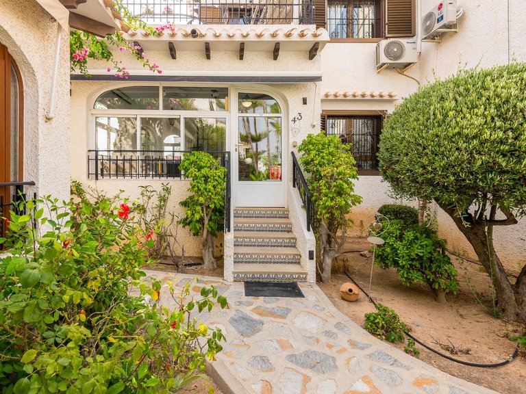 Town House for Sale in Cabo Roig, Alicante 2
